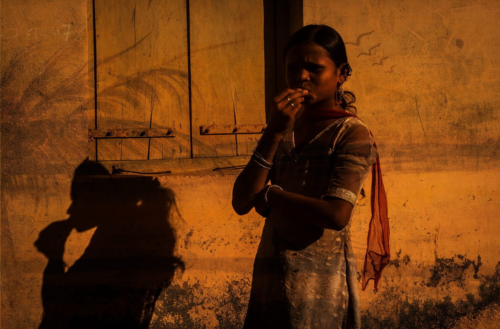 Staring At The Sun — Jambur, Gujarat, India · Photography by Yehonatan Drami